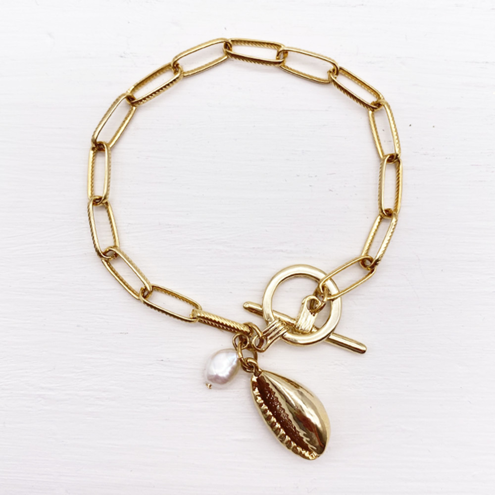 Bracelet chaine doré coquillage cauri et perle d'eau douce